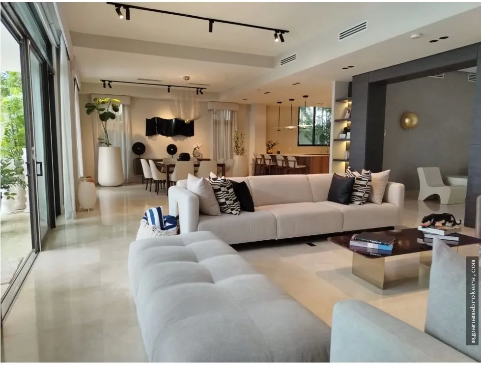 Venta de casa en buenaventura, río hato