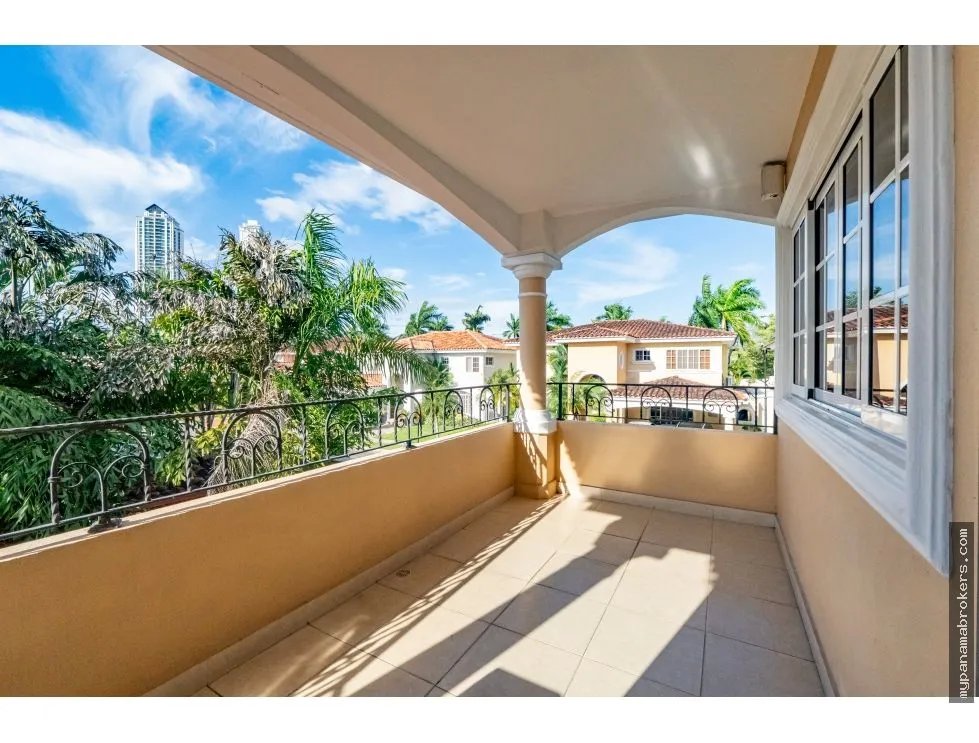 Se vende casa en costa bay, costa del este