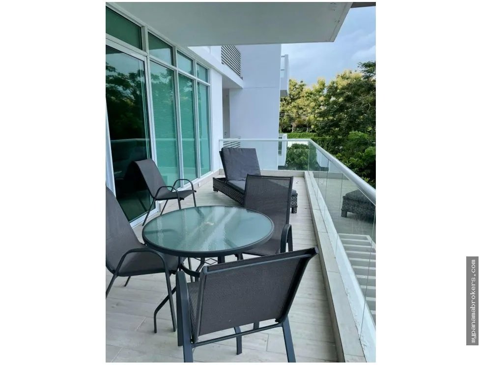 Se vende apartamento en punta barco, san carlos