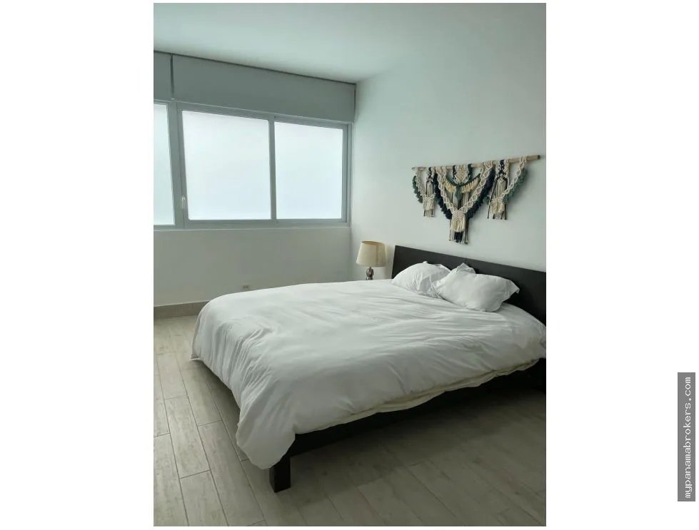 Se vende apartamento en punta barco, san carlos
