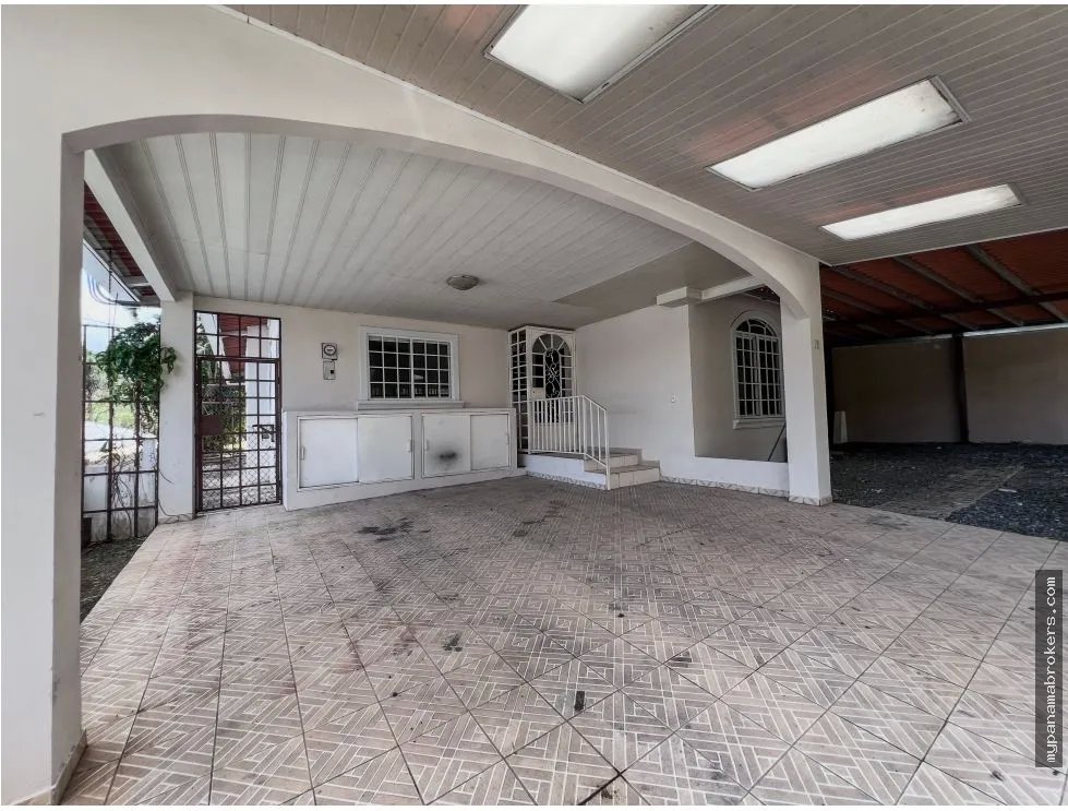 Se vende casa en villa zaita, las cumbres