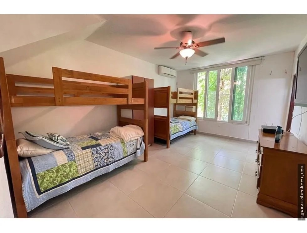 Se vende casa en punta barco village, san carlos