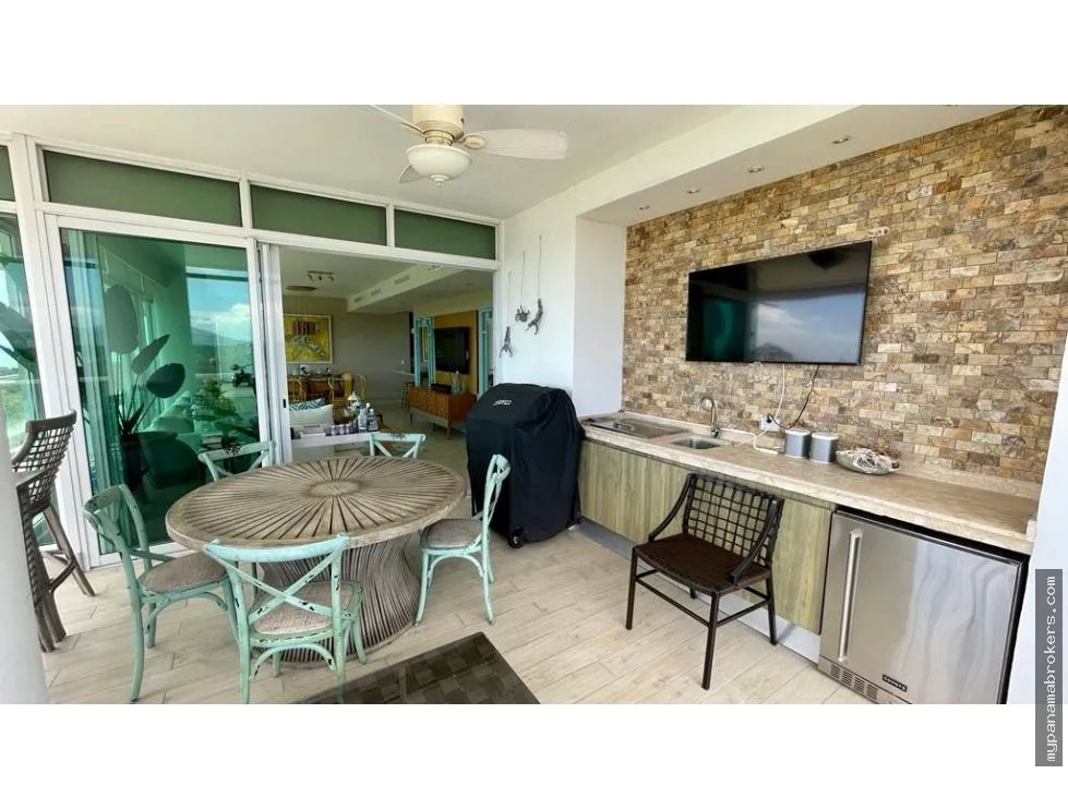 Venta de apartamento en punta barco, san carlos