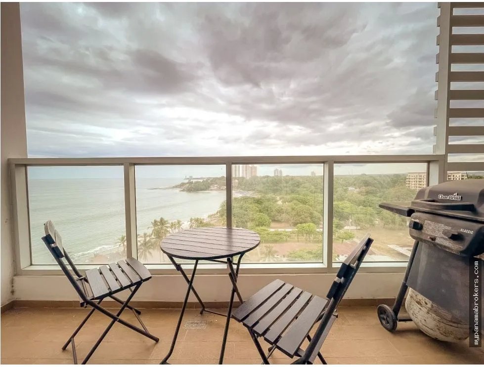 Se vende apartamento en royal palm, nueva gorgona