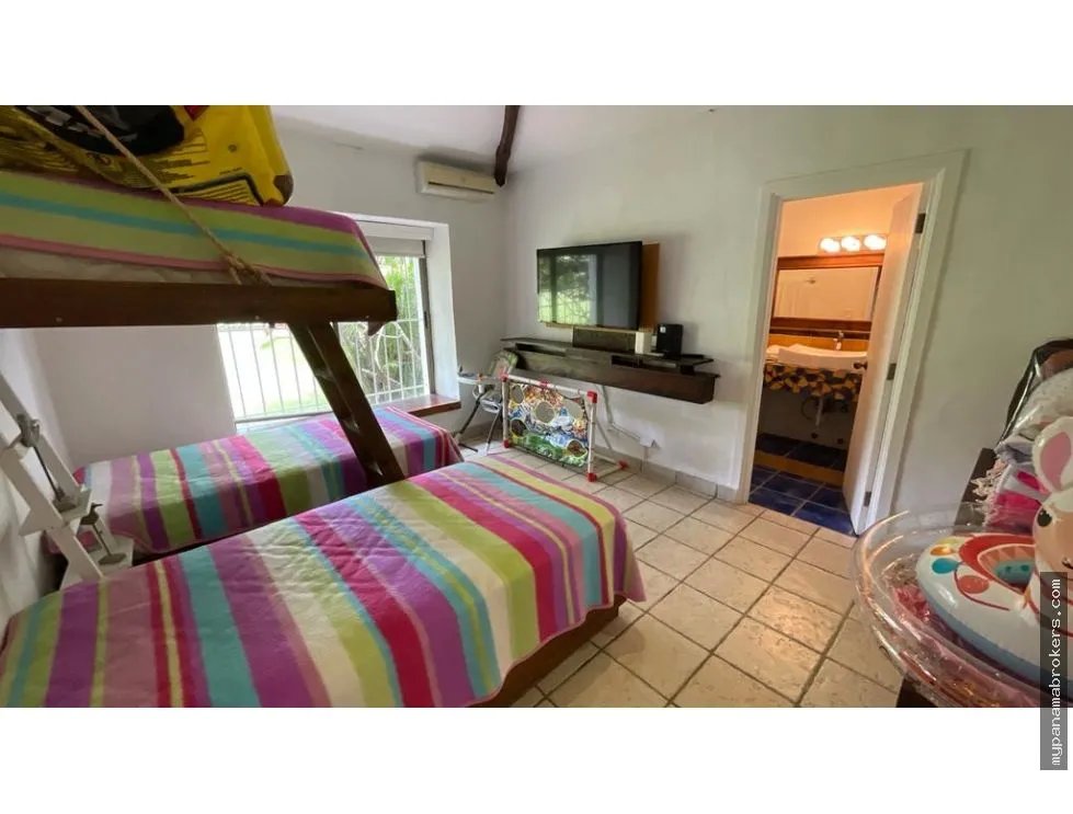 Se vende casa en punta barco, san carlos