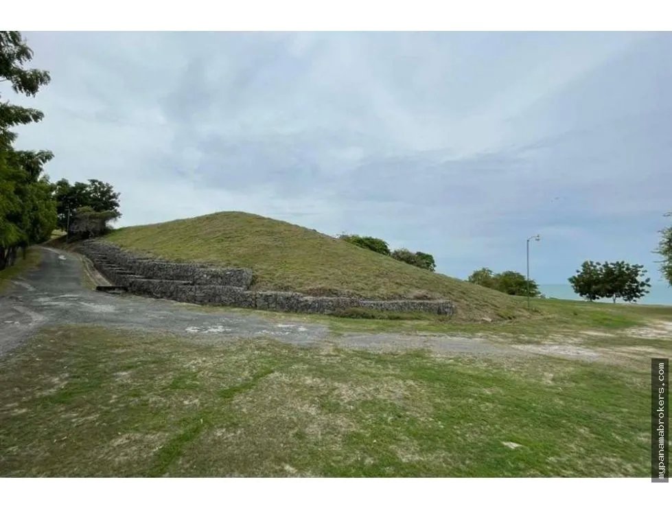 Se vende amplio terreno en chumico