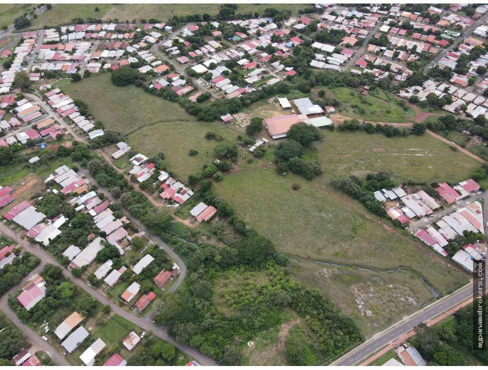 Se vende terreno en chitré