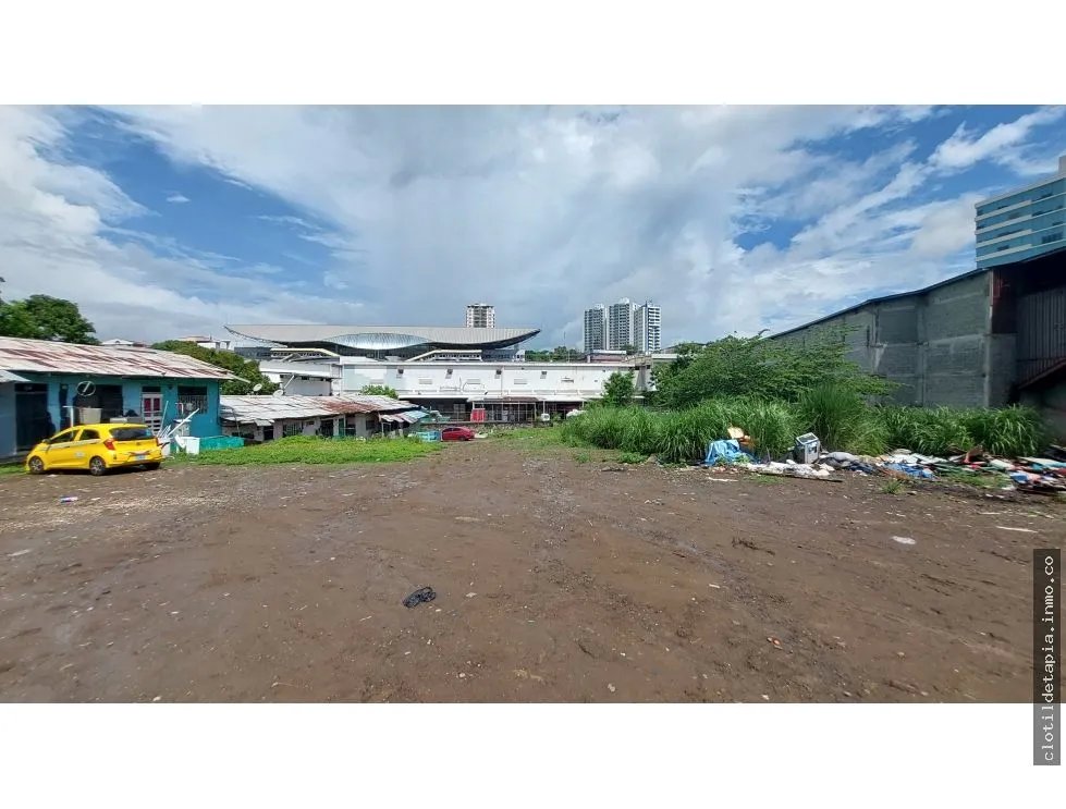 Se vende terreno para construir edificios en pueblo nuevo, panamá