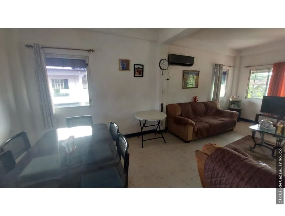Venta de casa en el espinar, colón