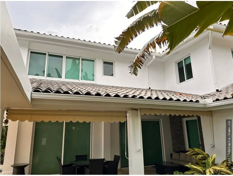 Venta y alquiler de casa frente al mar en bijao, río hato