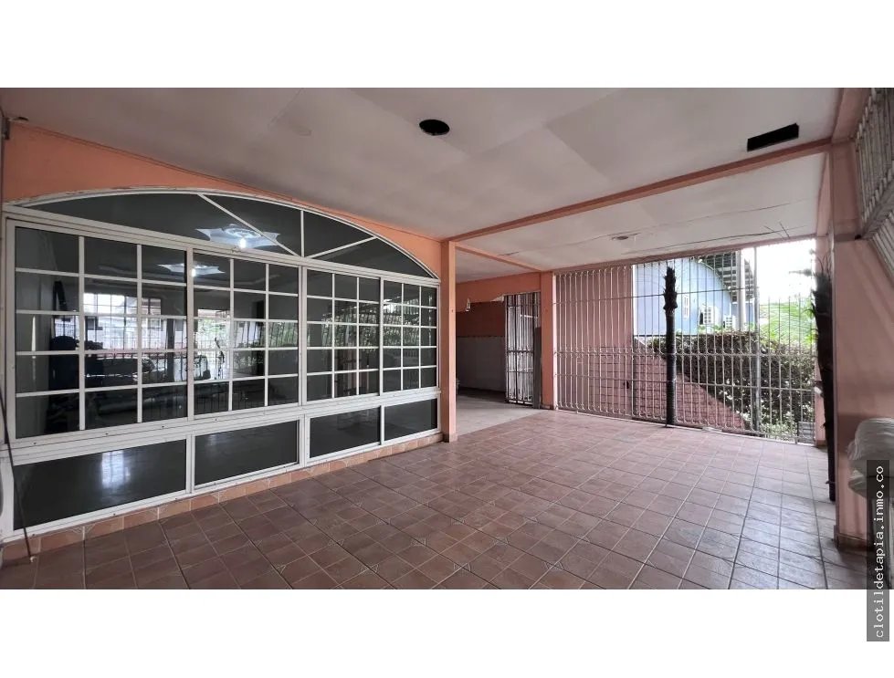 Se vende casa comercial en llano bonito, juan diaz