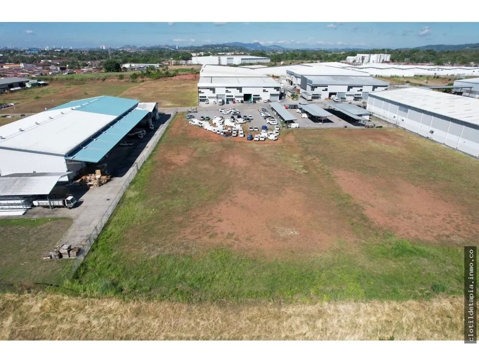 Se vende terreno en tocumen commercial park
