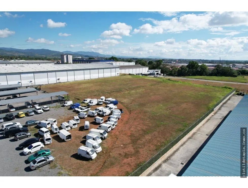 Se vende terreno en tocumen commercial park