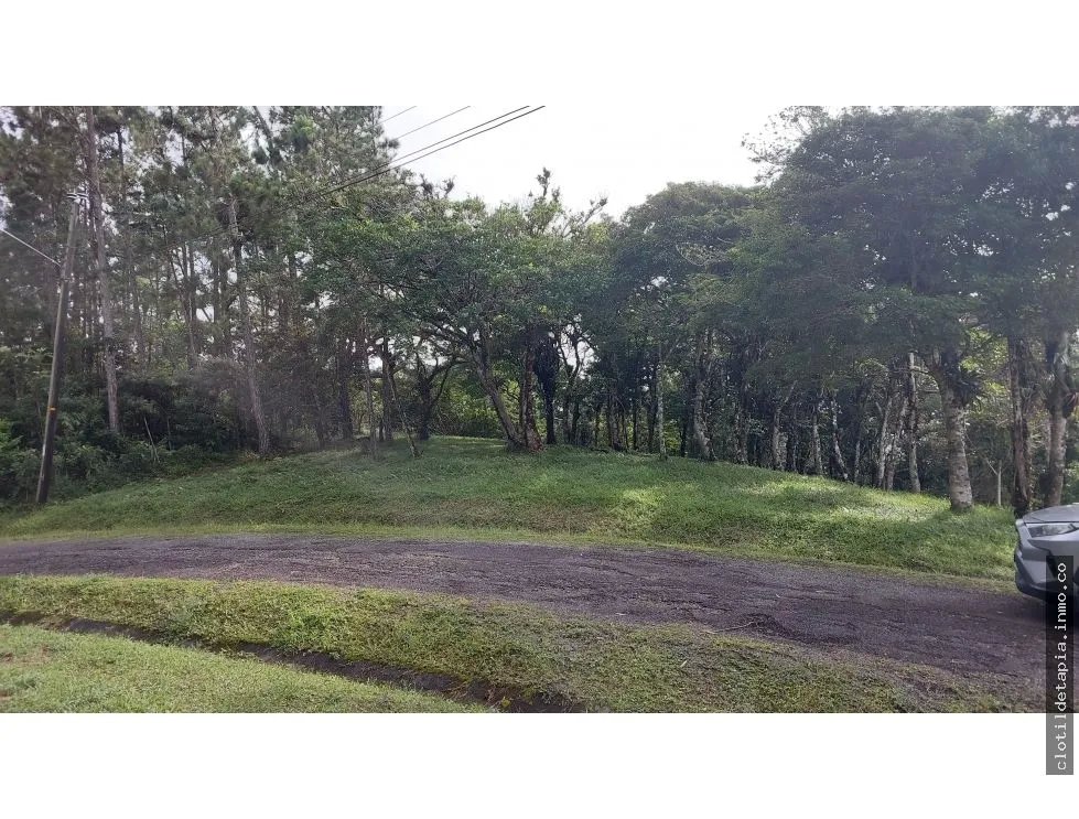 Se vende lote en altos del maría, chame