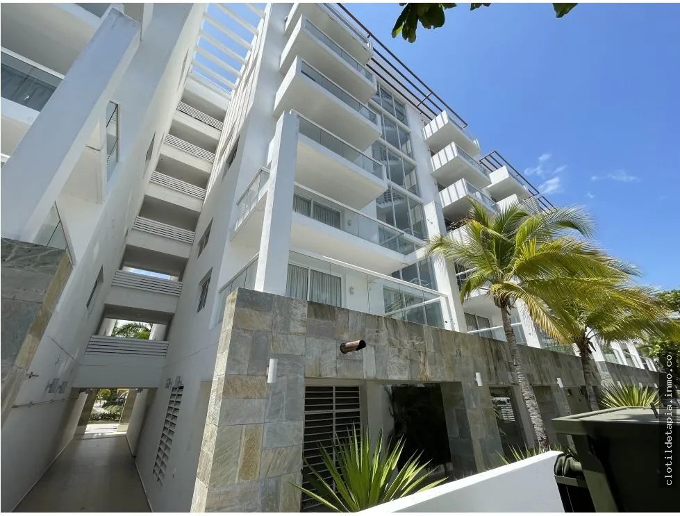 Se vende local comercial en town center, playa blanca