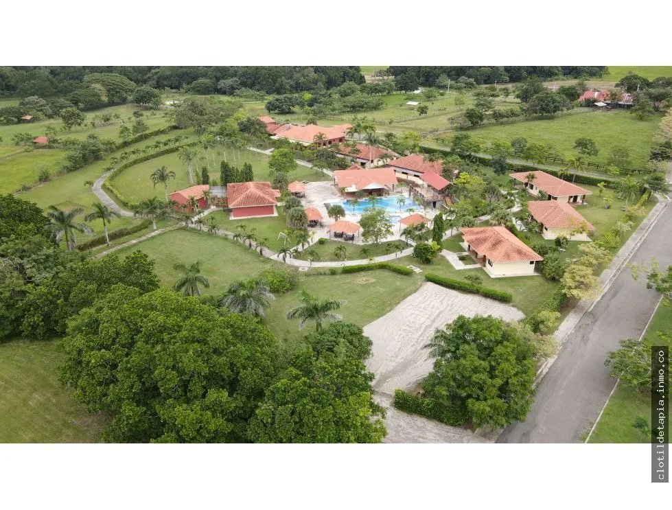 Se venden residencias en hato viejo, antón