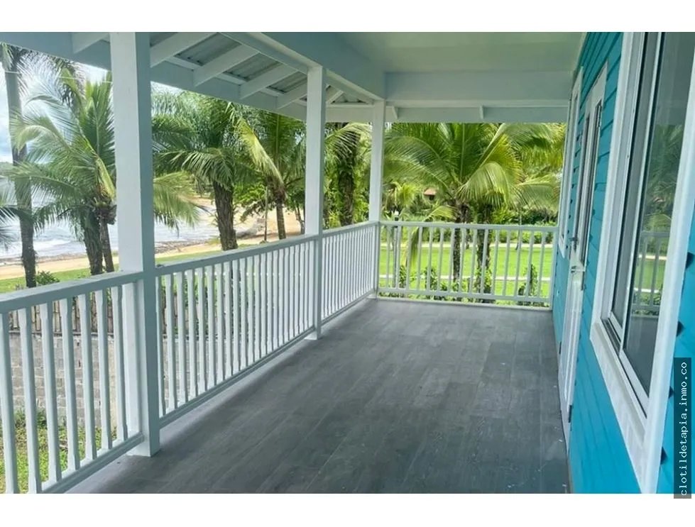 Se vende casa en bocas del toro