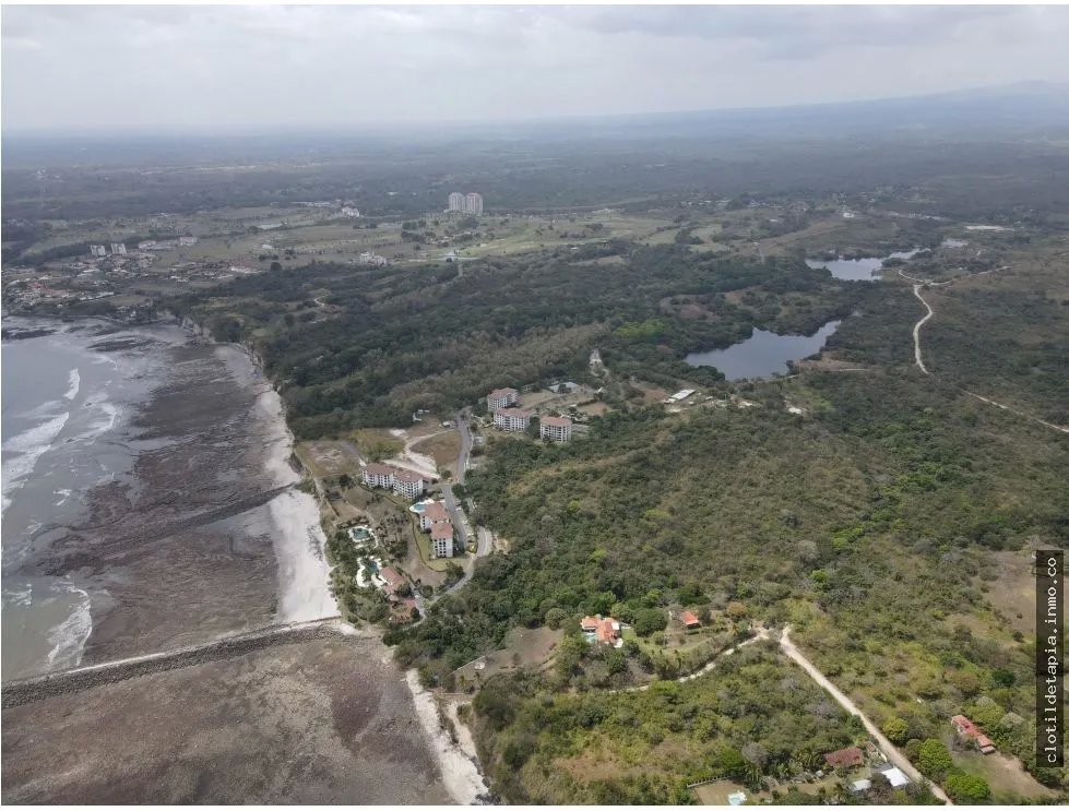 Se venden hectáreas en costa esmeralda, san carlos