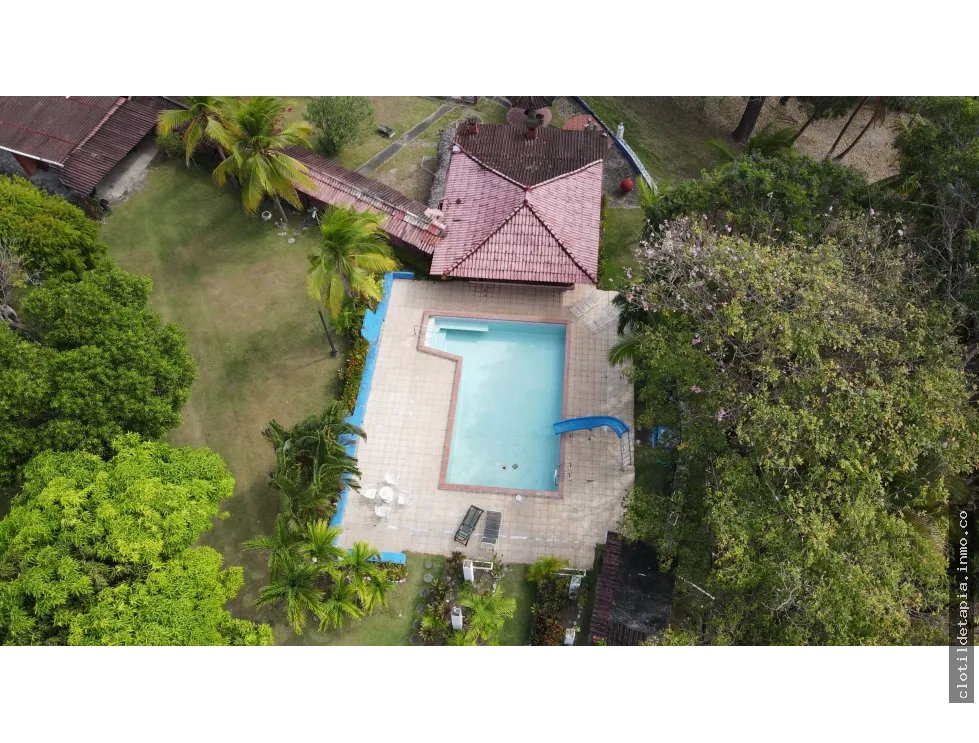 Se vende casa frente al mar en costa esmeralda, san carlos