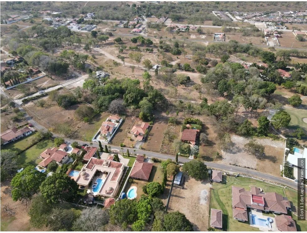 Se vende lote dentro del club de golf de coronado