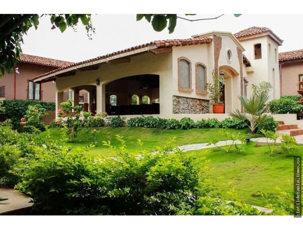 Se vende hotel de lujo en chitré, herrera