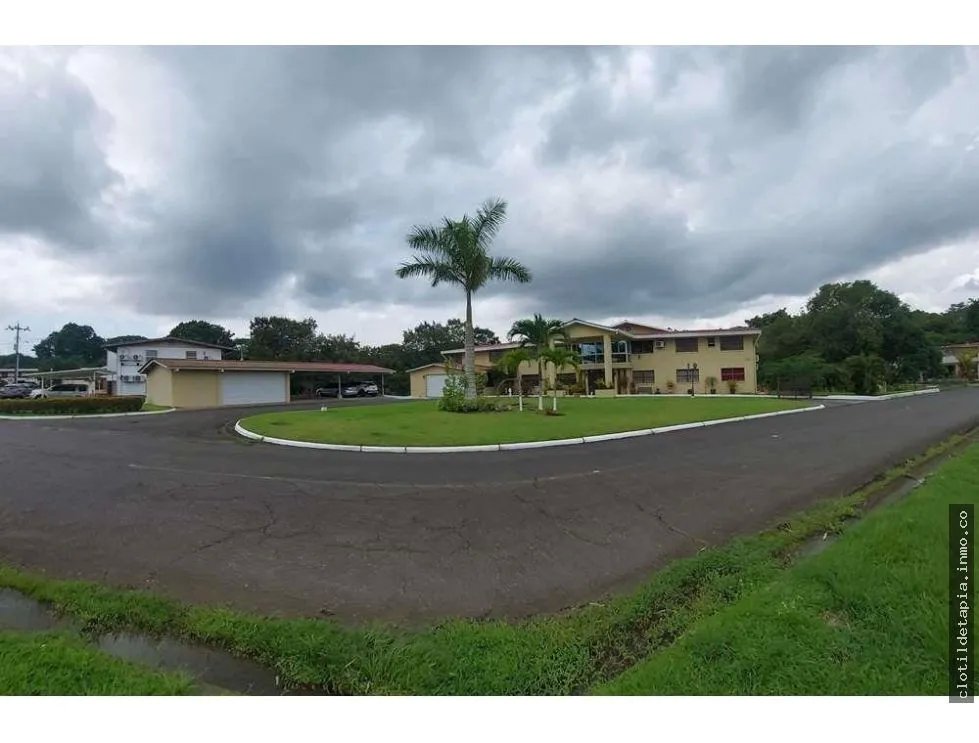 Se vende casa para inversión en clayton, albrook