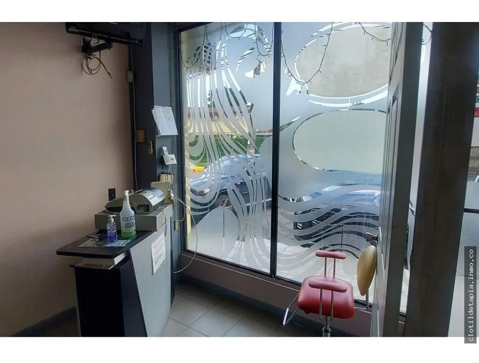 Se vende salón de belleza, condado del rey
