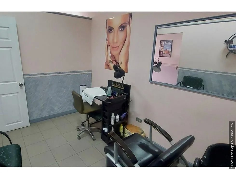 Se vende salón de belleza, condado del rey