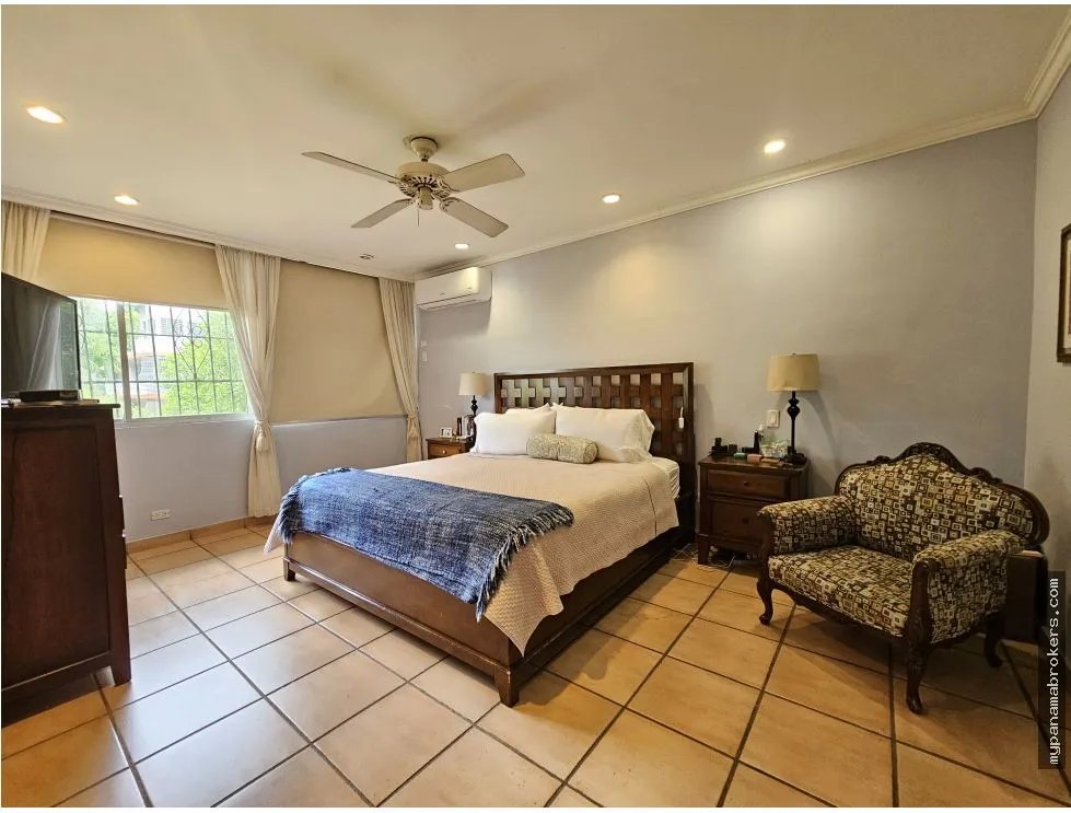 Venta de casa con terreno - en el carmen por debajo del avaluo