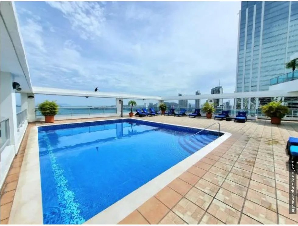 Venta de apartamento vacío en ave. balboa, panamá