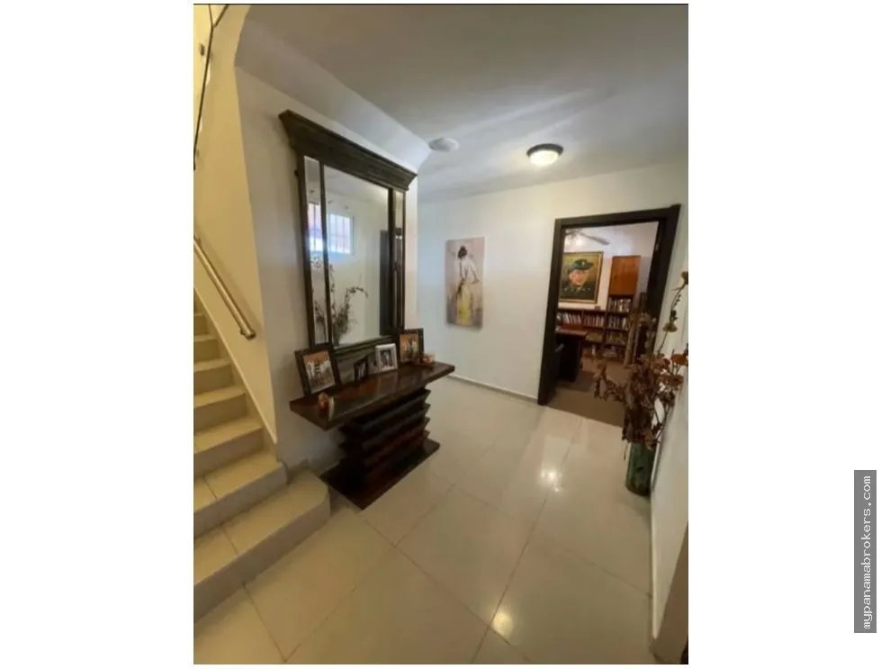 Venta de casa vacía en altos de panamá en ancón