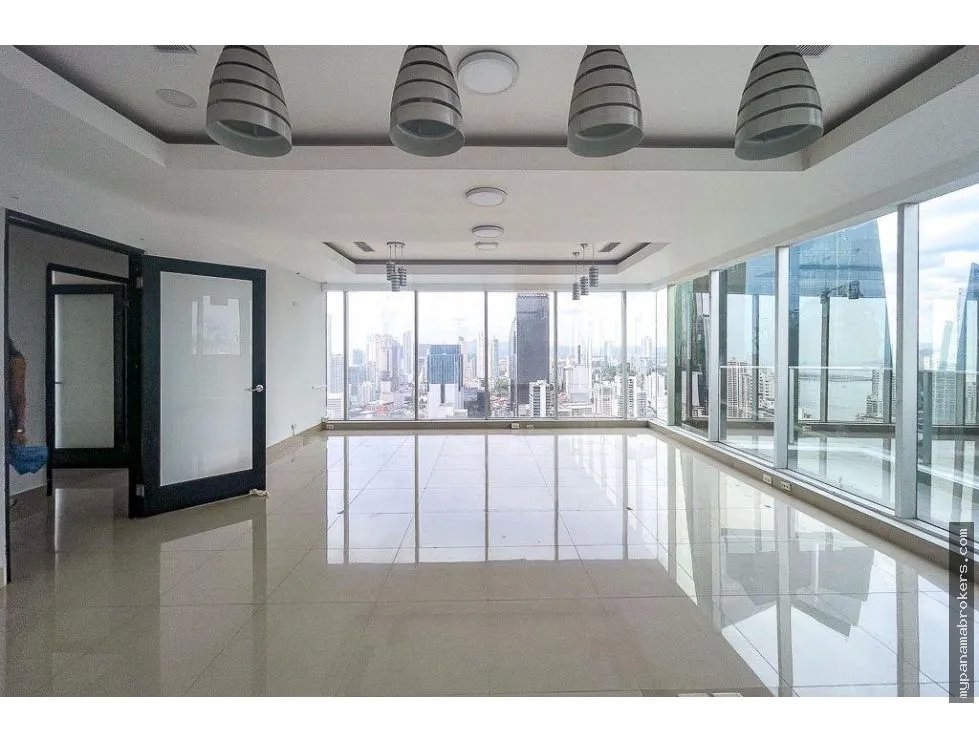 Alquiler de oficina comercial en f&f tower (el tornillo), calle 50