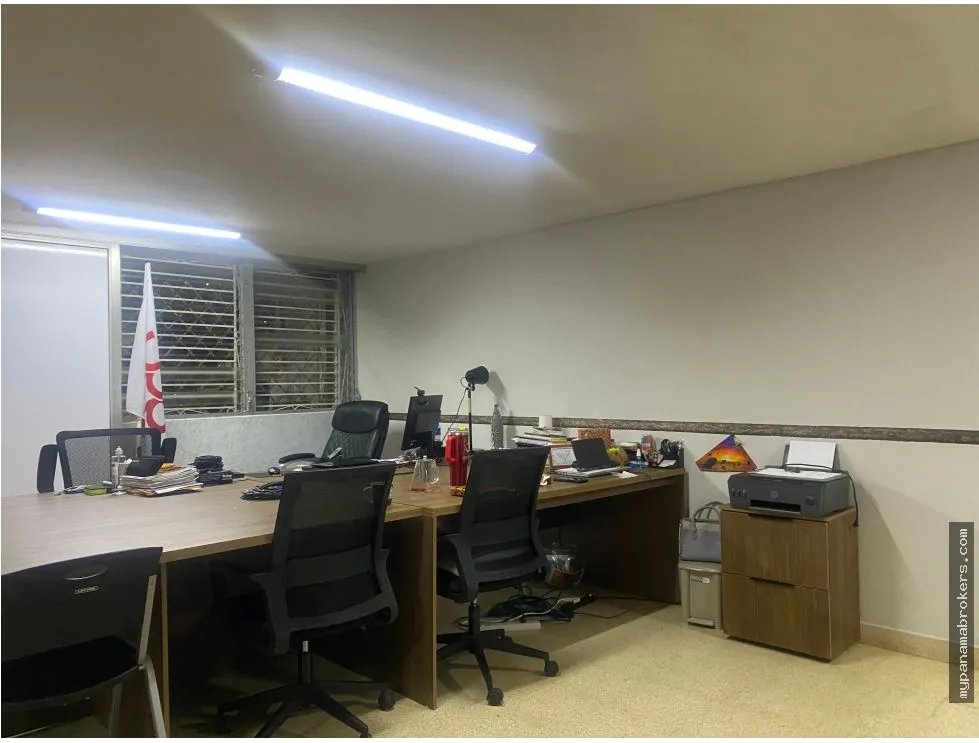 Venta de casa vacia de dos plantas en los angeles, bethania, panama