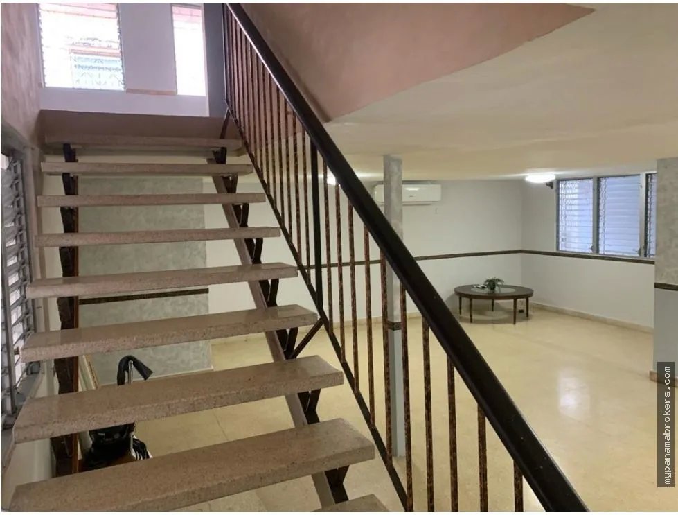 Venta de casa vacia de dos plantas en los angeles, bethania, panama