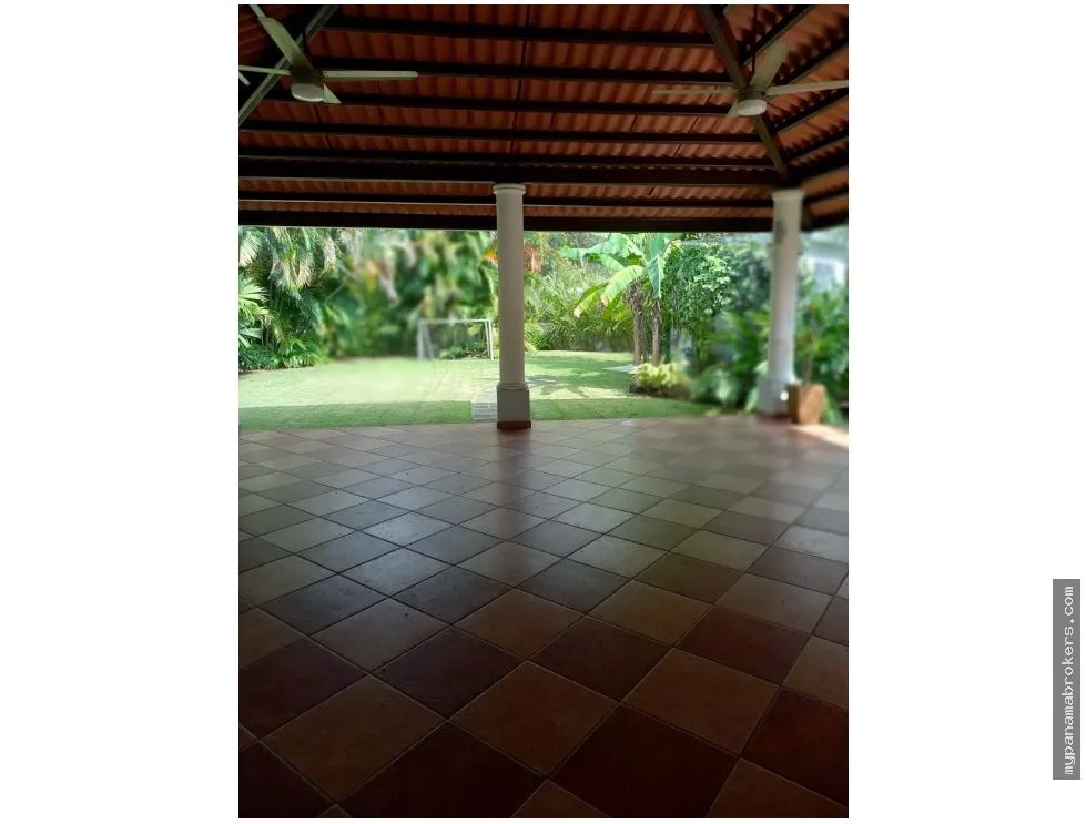 Alquiler de casa con linea blanca en la boca, ancón, panamá