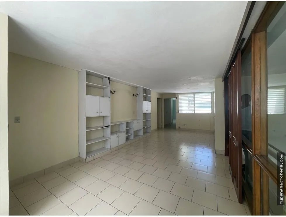 Venta de casa de esquina con terreno en obarrio, panamá