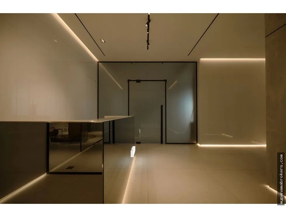 Venta de oficina en edificio armani, bella vista, panamá