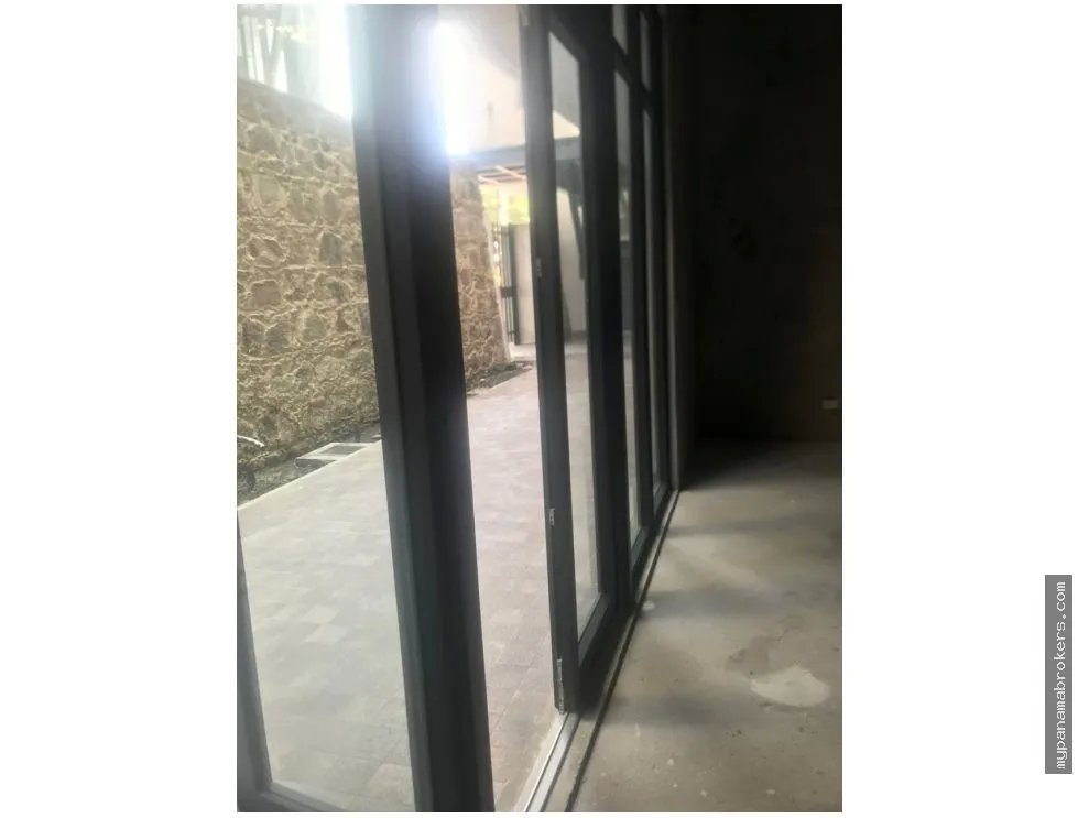 Alquiler de local comercial en la plazuela de alfaro, casco viejo