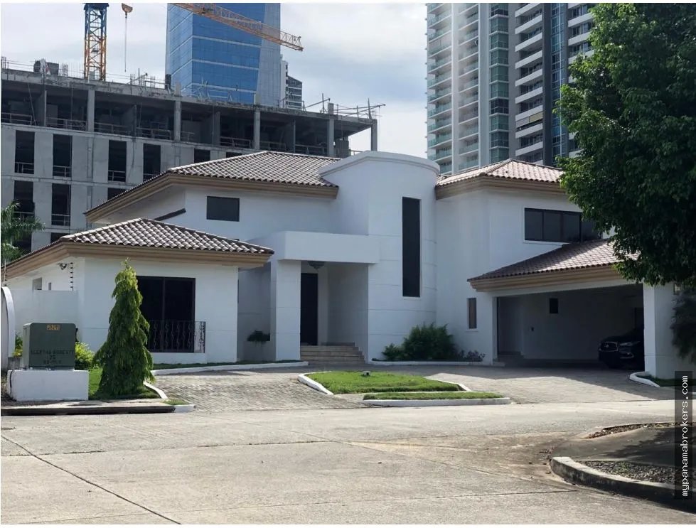 Venta o alquiler de casa vacía en paseo del parque, costa del este