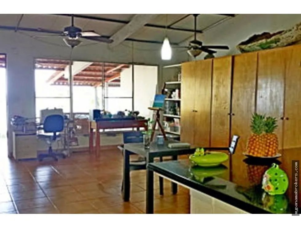 Venta de casa frente al mar en playa corona, san carlos