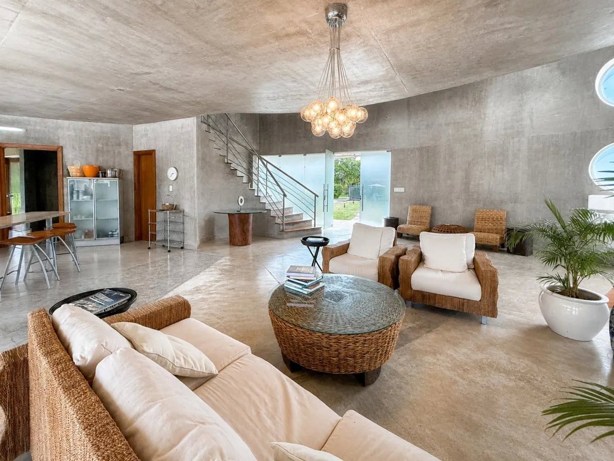 Casa de lujo en coronado panamá con amplio terreno y piscina