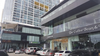 46893 - Marbella - commercials