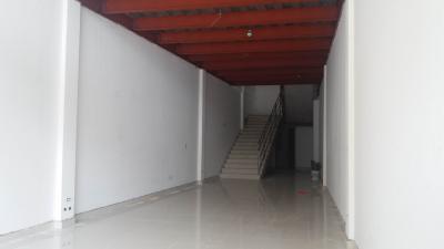 77275 - Marbella - commercials